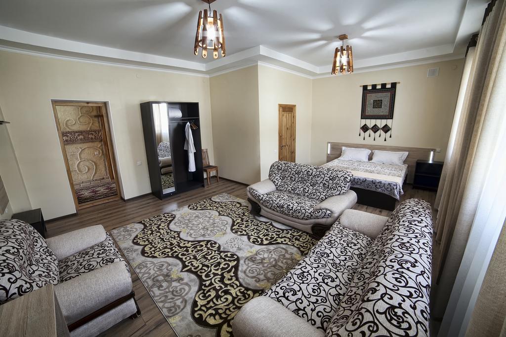 Ethno Boutique Hotel Osh Phòng bức ảnh