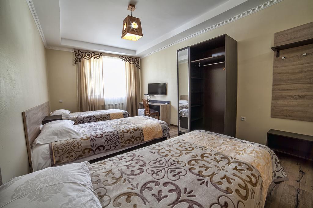 Ethno Boutique Hotel Osh Phòng bức ảnh