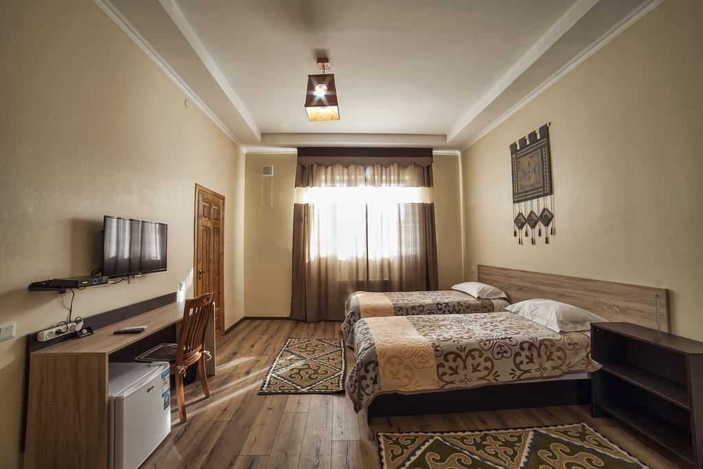 Ethno Boutique Hotel Osh Phòng bức ảnh